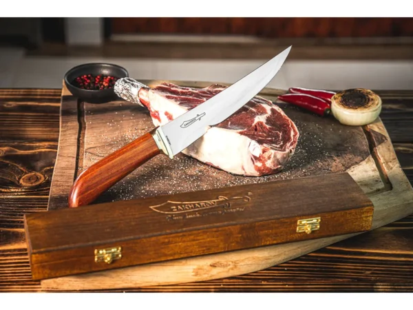 O valor do feito à mão: por que cada faca artesanal é única.